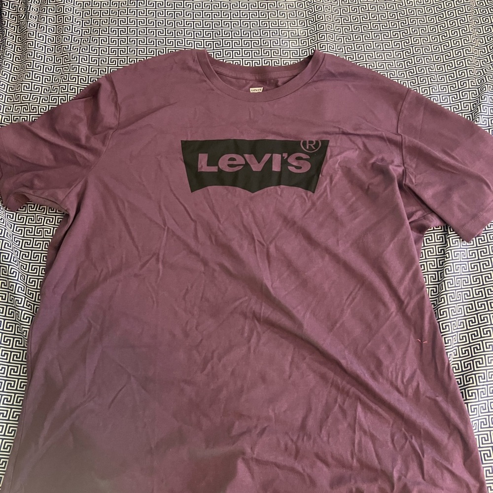 LEVIS TEE FOR SALE!!!